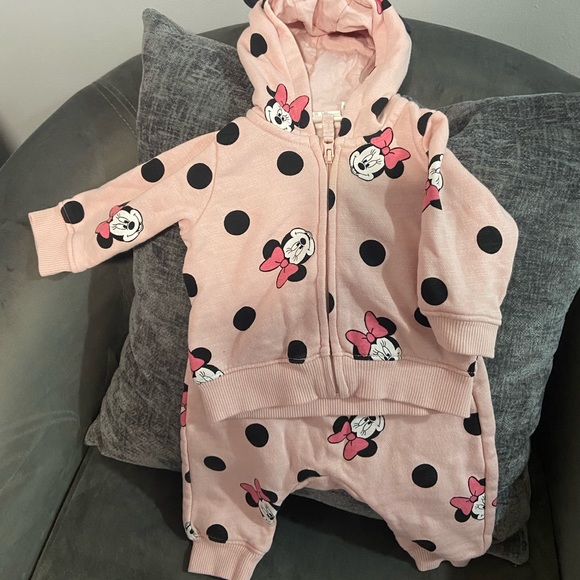 Minnie Mouse Sweatsuit H&M - Picture 2 of 5